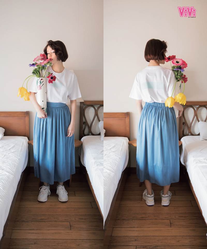 日系長裙穿搭分享1-白T x低飽和藍長裙，打造休閒高雅風